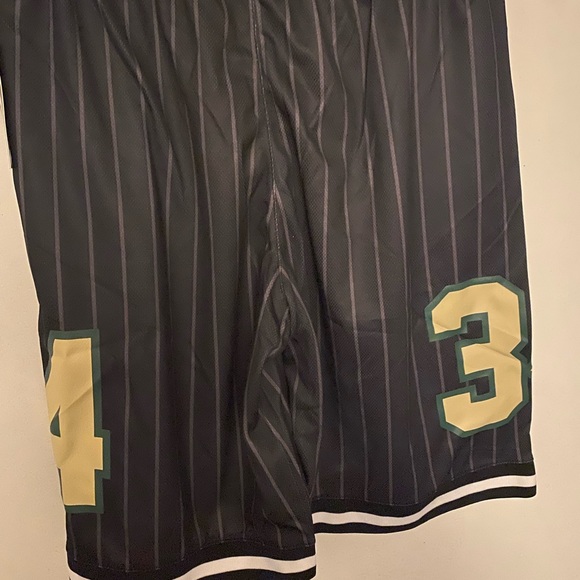 Men’s NBA Branded Milwaukee Bucks shorts - Picture 4 of 4